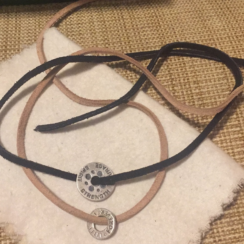 Inspirerings Silver Charms on Suede Strap